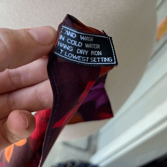 Vintage 90s Travis Ayers Silk Scarf โ Bold Floral Print Retro Accessory - Picture 5 of 6